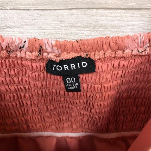 | Torrid | Chiffon Fit and Flare Top. Size 00. - Picture 4 of 5